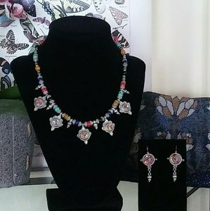 Necklace and earring set